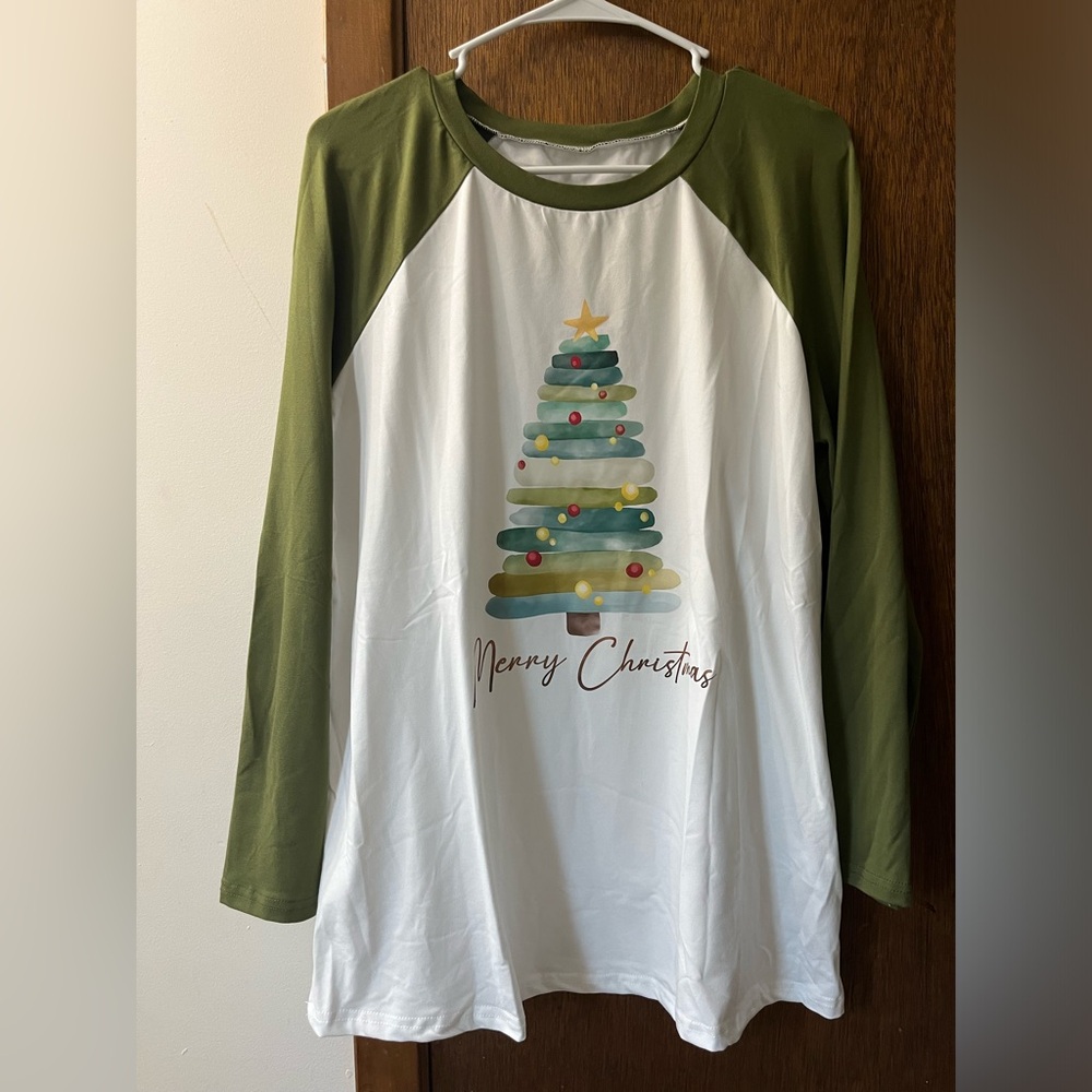 Merry Christmas 🎄 Brand New Size Large